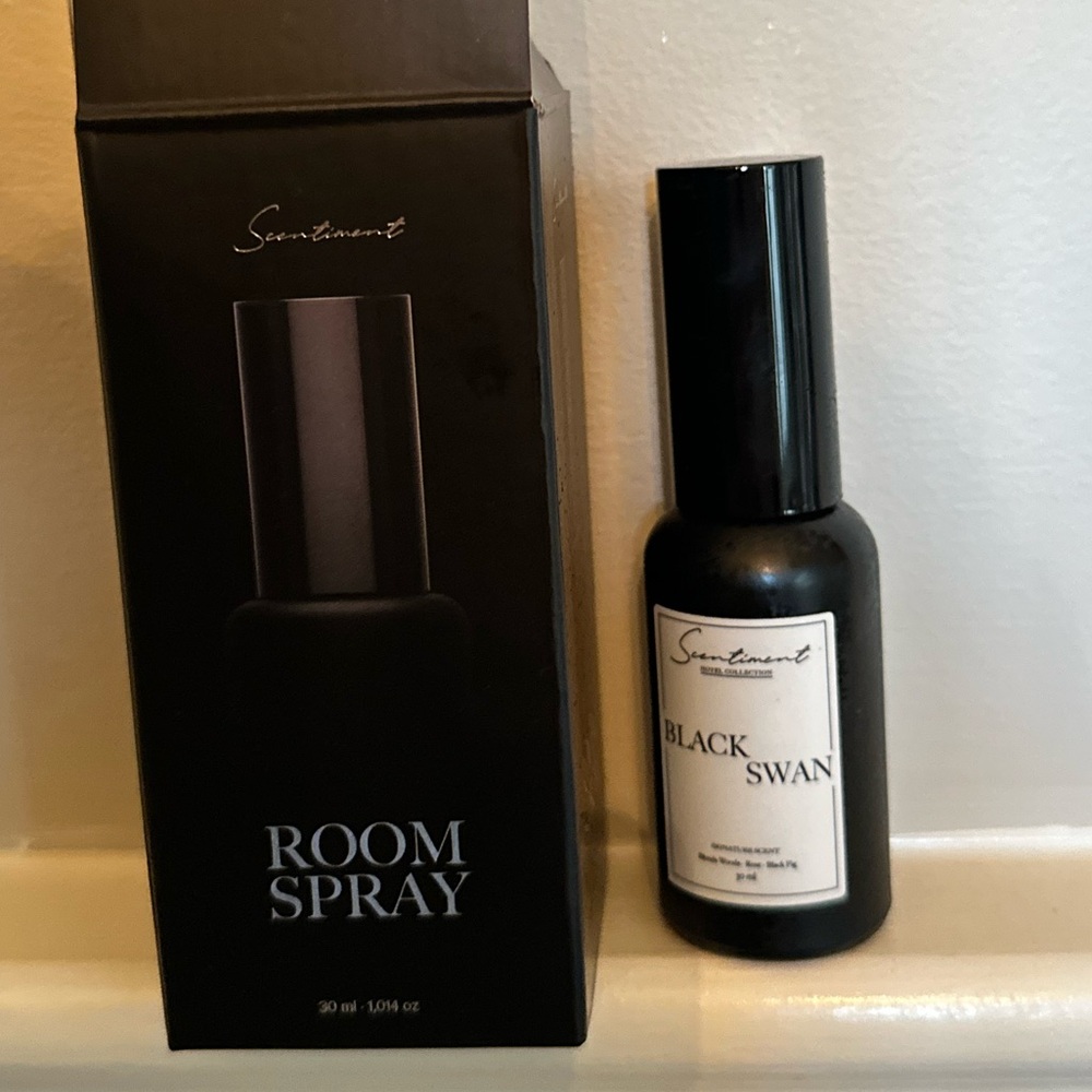 Scentiment Black Swan Room Spray